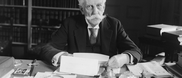 Oliver Wendell Holmes, Jr at his desk